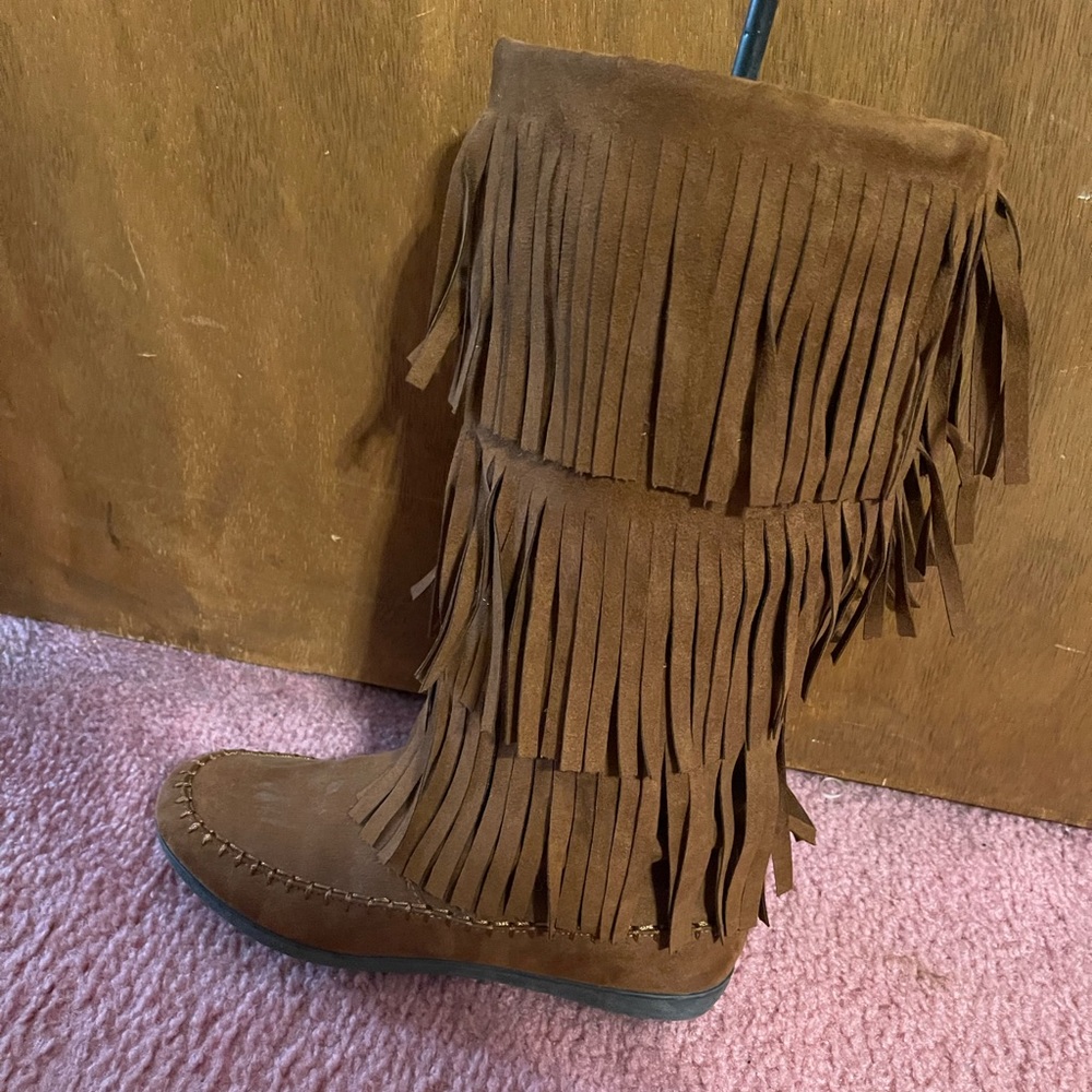 SO women’s fringe boots